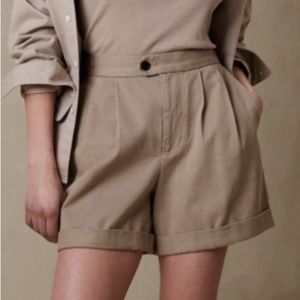 Banana Republic Adventure Pleated Shorts